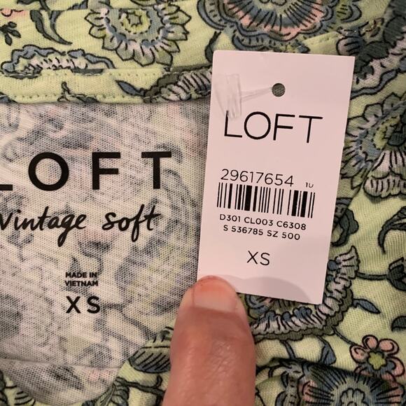 NWT LOFT Green Floral Short Sleeve Cotton Crewneck Tee - SIZE XS - Picture 10 of 10